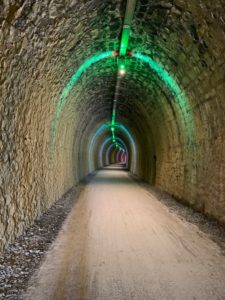 Eclairement des tunnels de la Via Ardèche, la voie verte du sud Ardèche